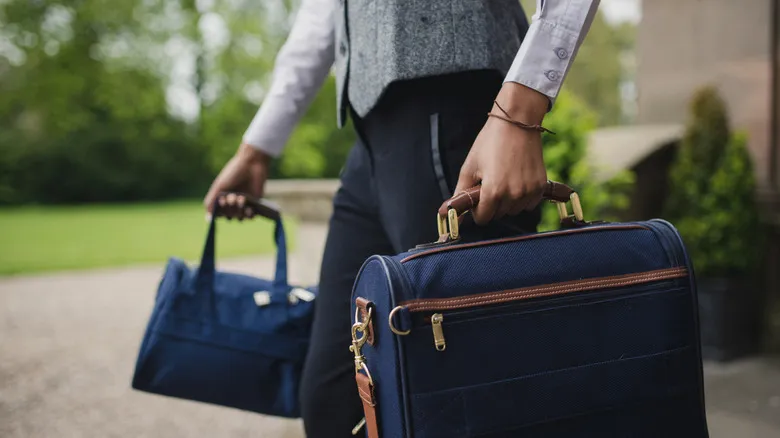 Guía Definitiva de Propinas en Europa: Evita el &#x27;Tipflation&#x27; al Viajar