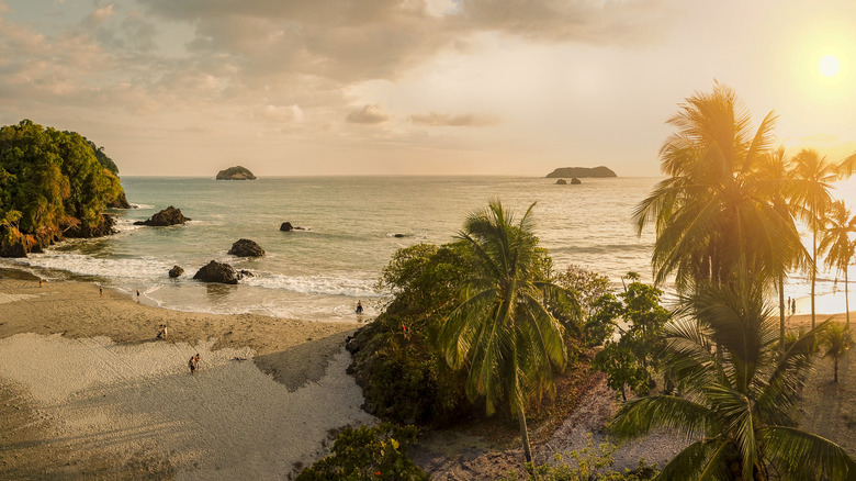 Guía Definitiva para Viajar Seguro en Costa Rica: Protege tus Pertenencias y Disfruta tu Aventura