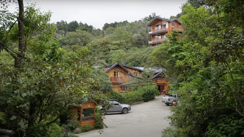 Hotel Belmar: Un Refugio de Lujo y Sostenibilidad en el Corazón del Bosque Nuboso de Monteverde, Costa Rica