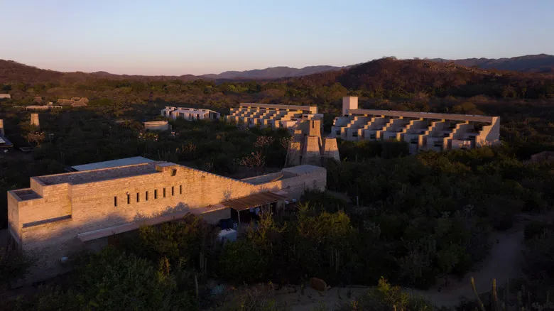 Hotel Terrestre Oaxaca: Un Santuario de Lujo Sostenible y Conexión Natural en la Costa Pacífica