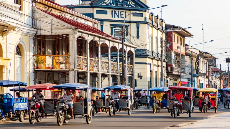 Iquitos: La Puerta de Entrada a la Majestuosidad del Amazonas Peruano