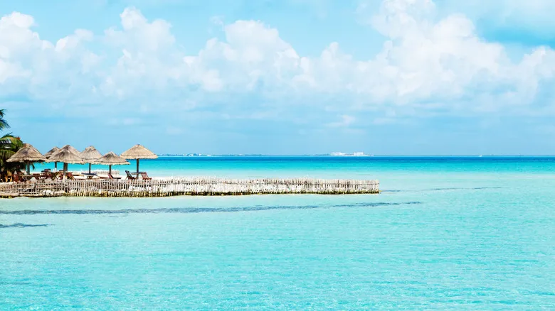Isla Mujeres: El Encanto Escondido Cerca de Cancún - Guía de Viaje Evergreen