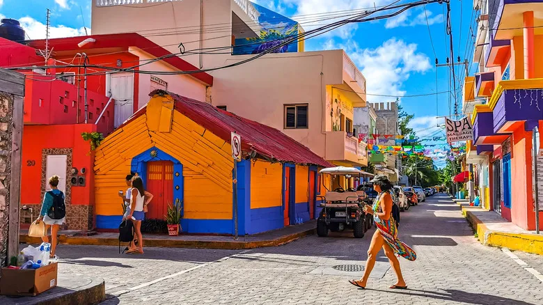 Isla Mujeres: El Encanto Escondido Cerca de Cancún - Guía de Viaje Evergreen