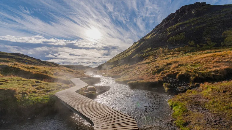 Islandia: Descubre Spas Geotérmicos Secretos y Alternativas al Blue Lagoon sin Multitudes