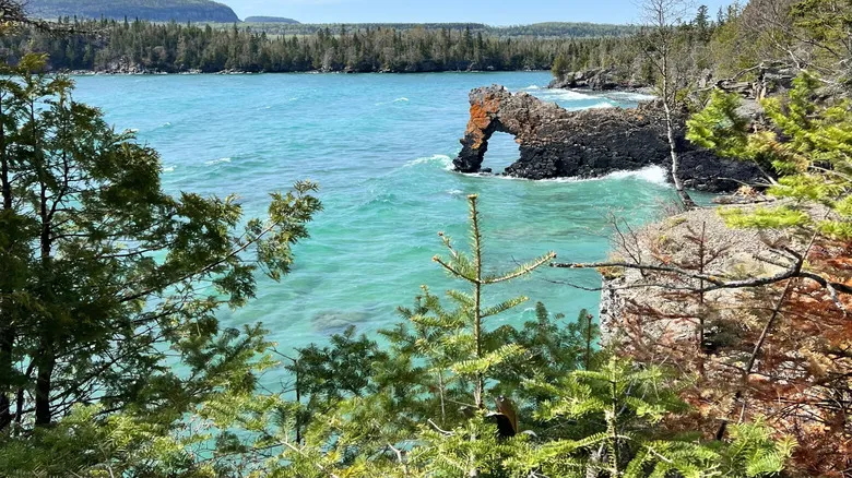 Kakabeka Falls: Descubre la Impresionante &#x27;Niágara del Norte&#x27; en Ontario