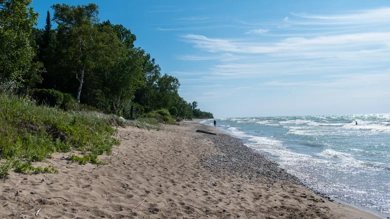 Kincardine, Ontario: Un Destino con Alma Escocesa y Aventuras en el Lago Hurón