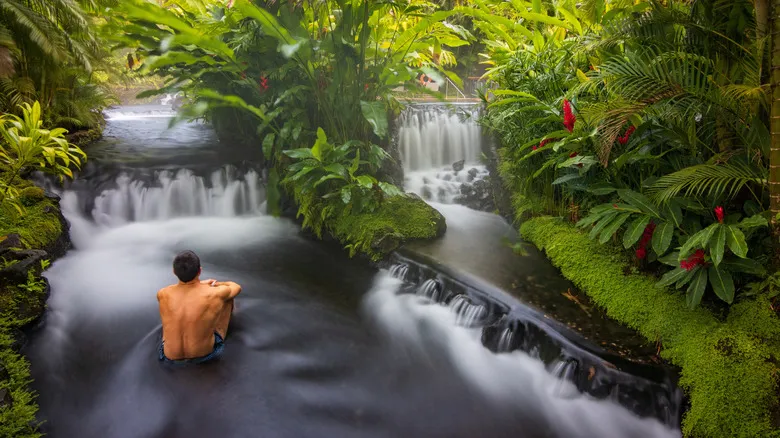 La Fortuna, Costa Rica: Guía Completa de Aguas Termales, Volcanes y Aventura Natural