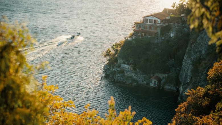 Lago Atitlán, Guatemala: Descubre La Casa del Mundo, un Refugio Mágico con Vistas Inolvidables