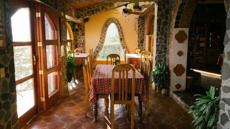 Lago Atitlán, Guatemala: Descubre La Casa del Mundo, un Refugio Mágico con Vistas Inolvidables