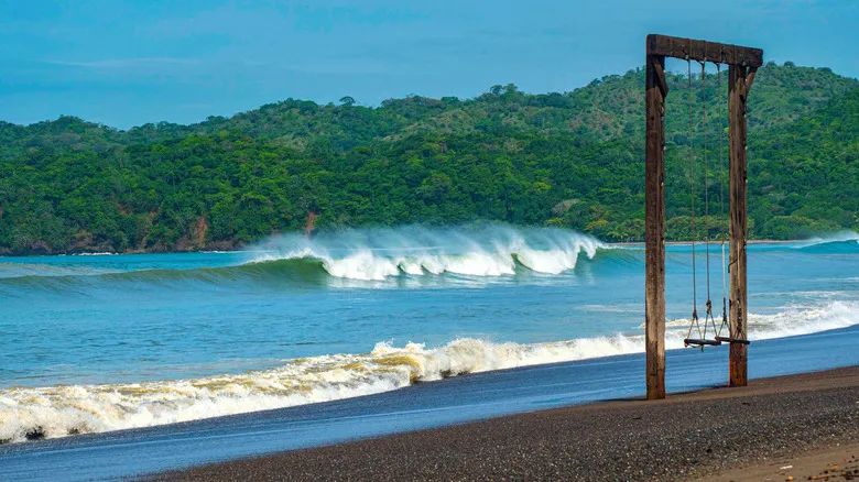 Las Mejores Playas de Centroamérica para Aprender a Surfear: Guía Definitiva para Principiantes