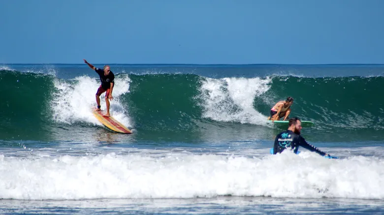 Las Mejores Playas de Centroamérica para Aprender a Surfear: Guía Definitiva para Principiantes