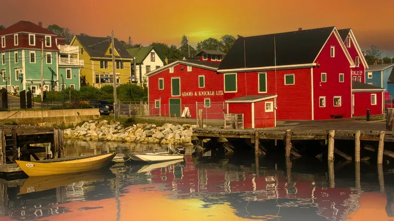Lunenburg Nueva Escocia: Patrimonio Marítimo y Encanto Histórico en Canadá