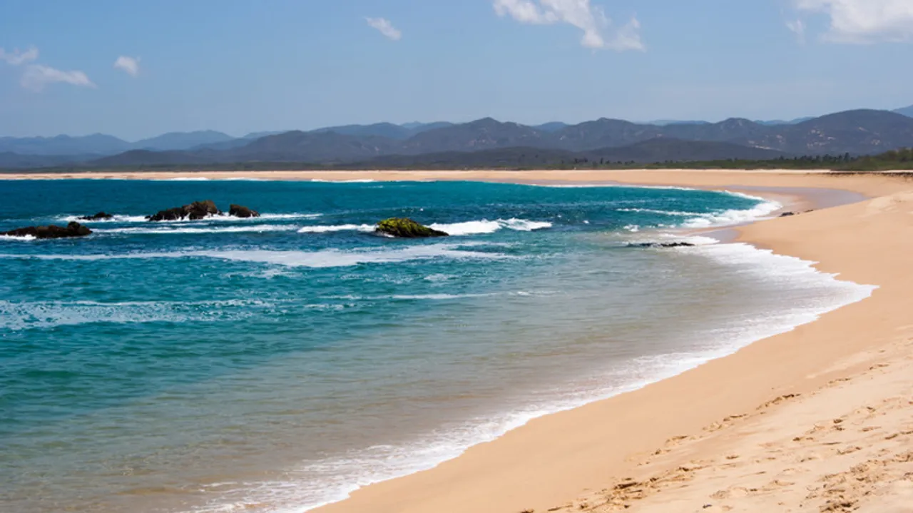 Mayto: Descubre la Joya Secreta de las Playas Vírgenes de Jalisco
