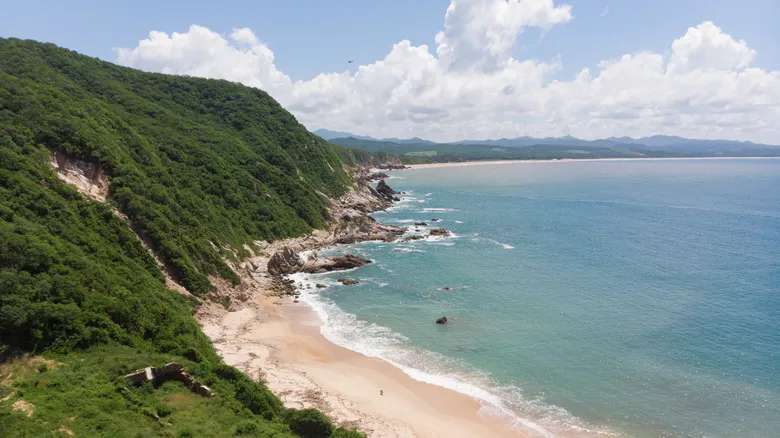 Mayto: Descubre la Joya Secreta de las Playas Vírgenes de Jalisco
