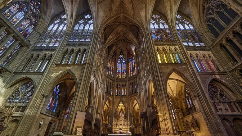 Metz: La Joya Verde e Histórica de Francia, Un Viaje Atemporal