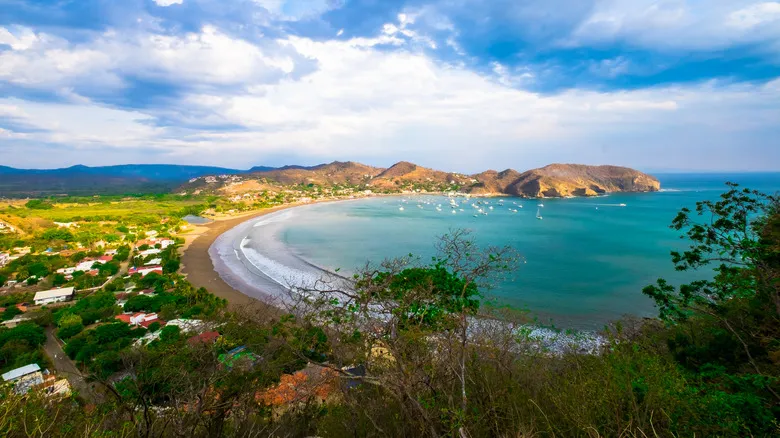 Nicaragua: Un Viaje Inolvidable por Volcanes Activos y Biodiversidad Exuberante
