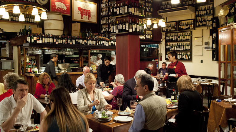 Parrilla Don Julio: Un Icono Culinario de Buenos Aires y la Carne Argentina