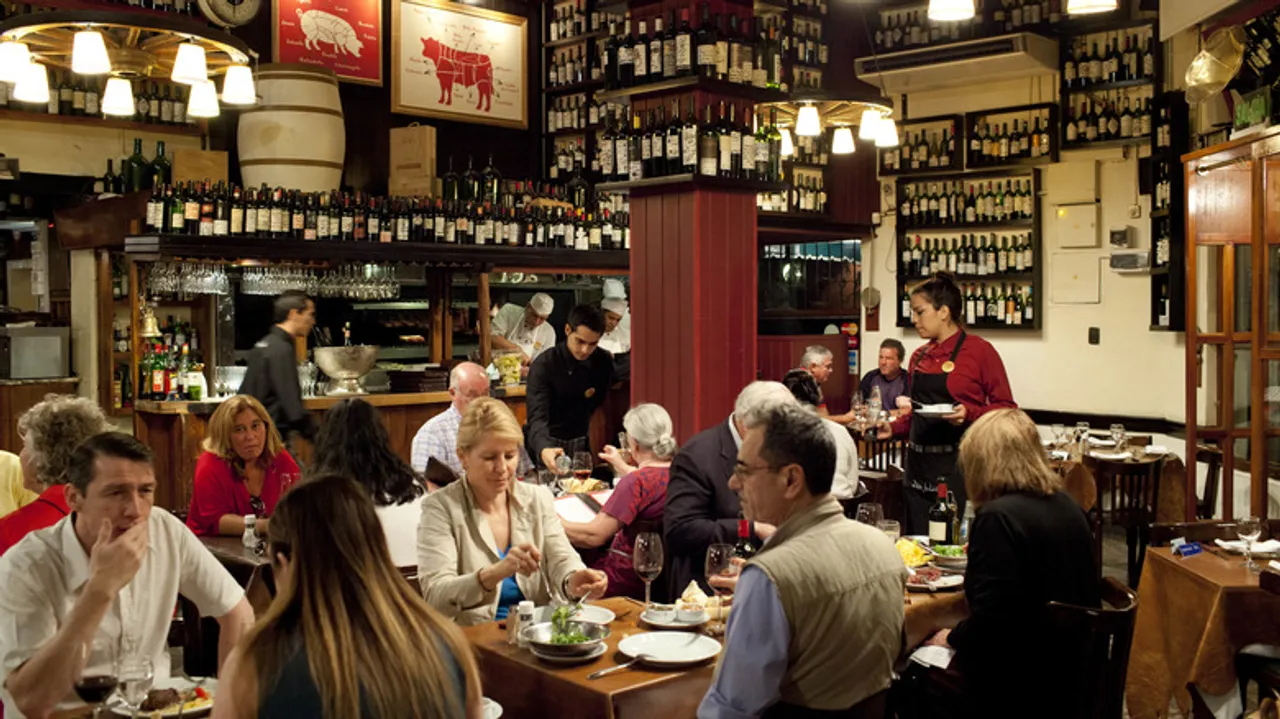 Parrilla Don Julio: Un Icono Culinario de Buenos Aires y la Carne Argentina
