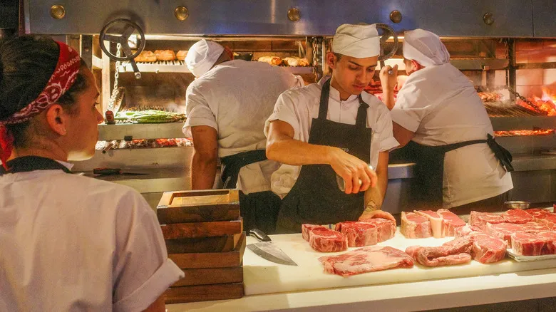 Parrilla Don Julio: Un Icono Culinario de Buenos Aires y la Carne Argentina
