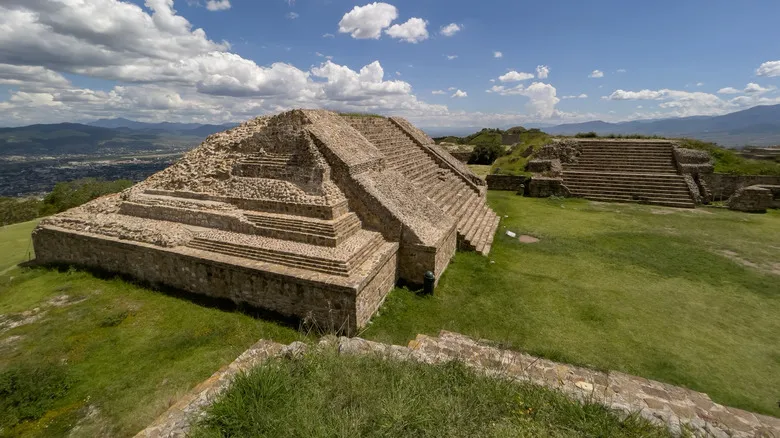 Pirámides Antiguas de México: Una Guía Definitiva de Sitios Arqueológicos Imprescindibles
