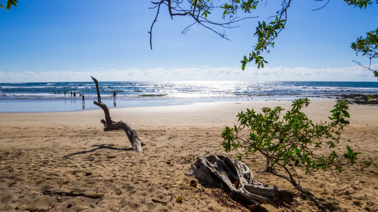 Playa Avellanas: Tu Paraíso Escondido para Surf y Tranquilidad en Costa Rica