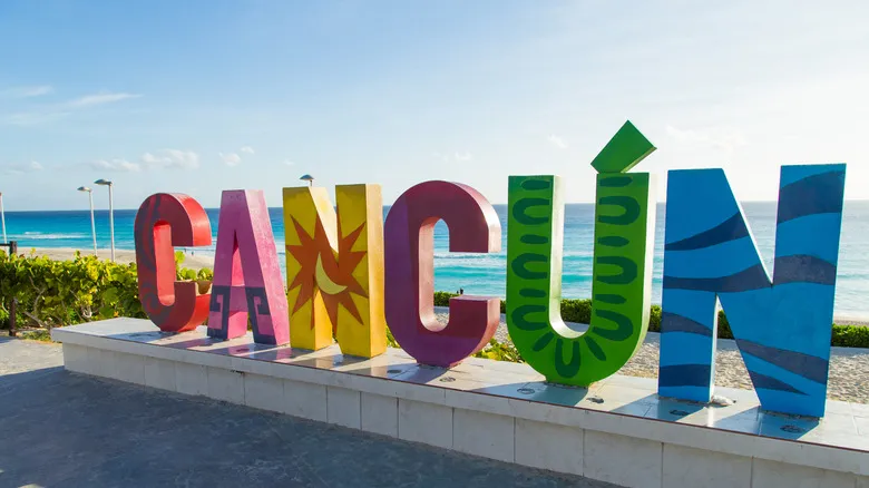 Playa Delfines: Descubre el Paraíso Sereno y las Joyas Ocultas de Cancún Más Allá de la Fiesta