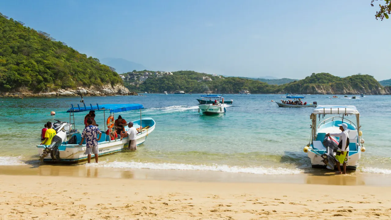 Playa La Entrega: Descubre el Paraíso Oculto de Huatulco y la Magia Culinaria de Oaxaca
