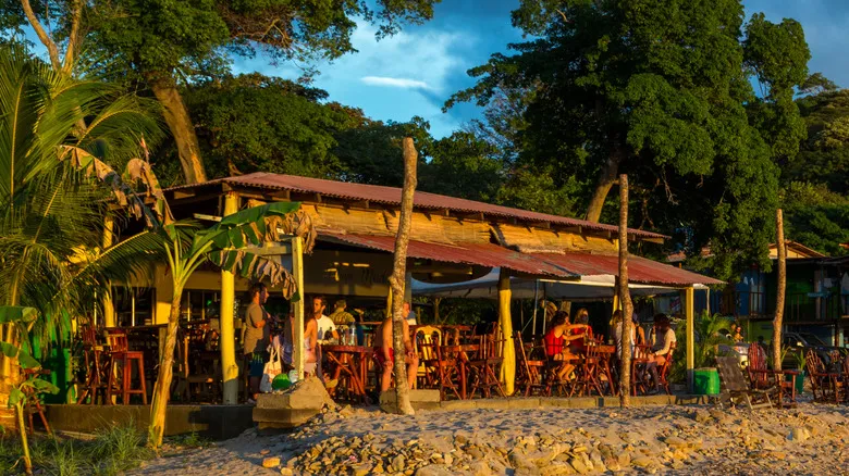Playa Maderas, Nicaragua: Guía Definitiva para Surfistas y Amantes de la Naturaleza