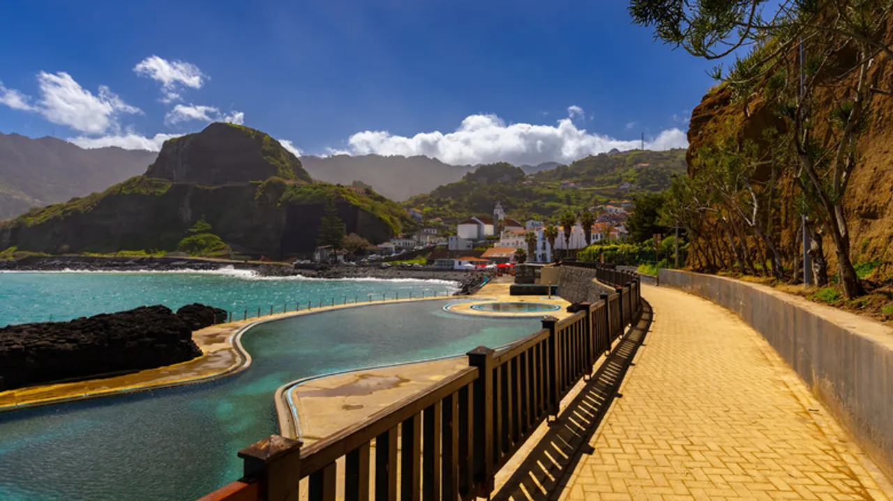 Porto da Cruz, Madeira: La Joya Escondida con Playas Volcánicas y Cultura Auténtica