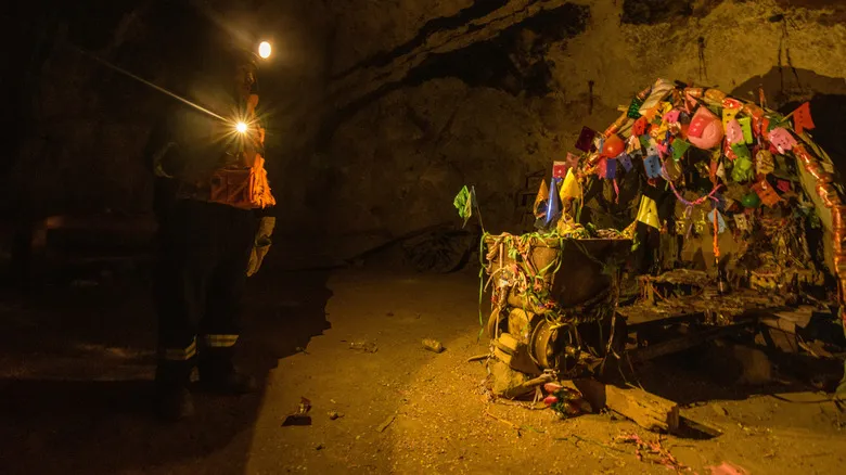Potosí, Bolivia: Tesoro Colonial, Historia Minera y Turismo Ético en el Cerro Rico