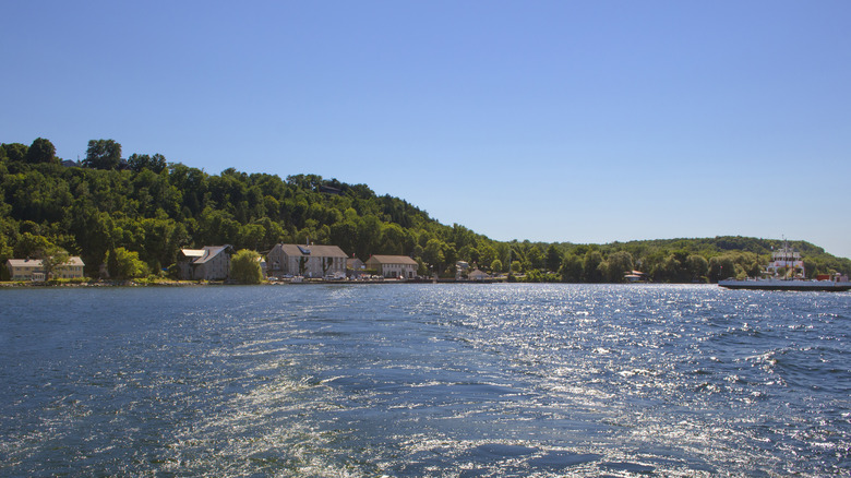 Prince Edward County: Escapada Inolvidable entre Vinos y Playas de Ontario