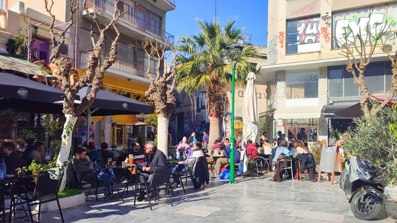 Psyrri: Descubre el Corazón Bohemio y Vibrante de Atenas