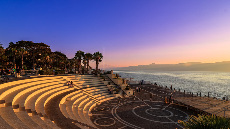 Reggio Calabria: Descubre la Joya Oculta de Italia en la Punta de la Bota