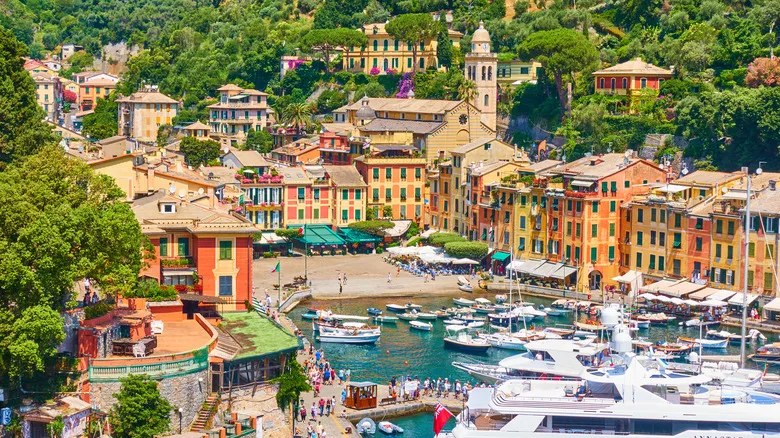 Riomaggiore: La Joya Colorida de Cinque Terre - Guía Completa de Viaje y Exploración