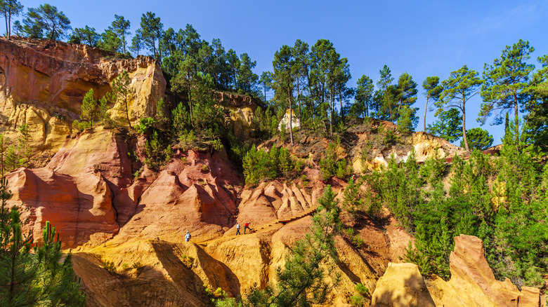 Roussillon: Un Viaje Inolvidable por los Paisajes de Ocre de la Provenza Francesa