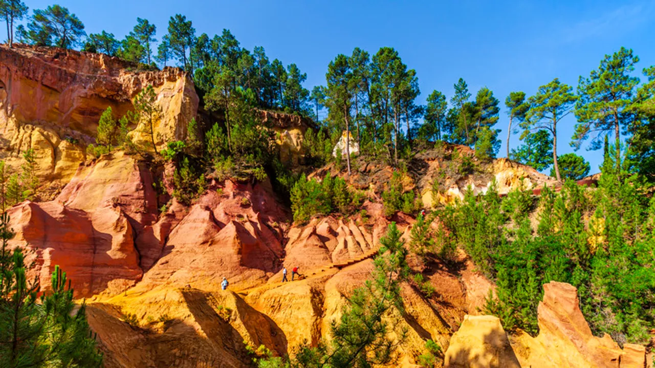 Roussillon: Un Viaje Inolvidable por los Paisajes de Ocre de la Provenza Francesa