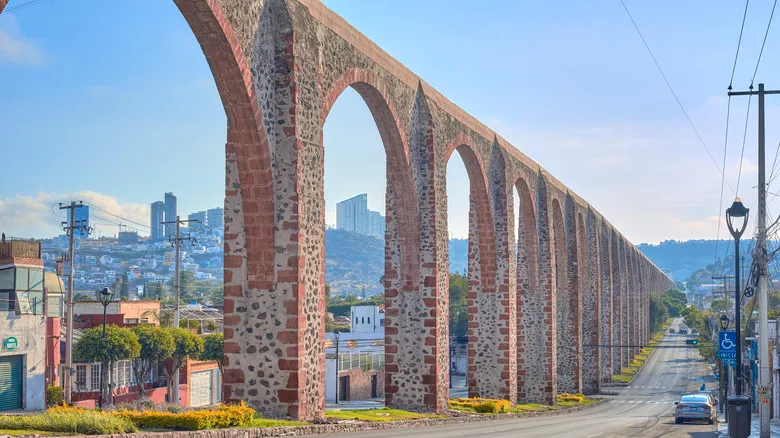 Santiago de Querétaro: Explorando su Riqueza Histórica, Gastronómica y Vitivinícola en México