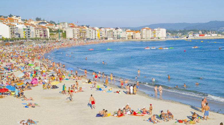Sanxenxo: Descubre la Perla de Galicia, sus Playas Bandera Azul y Exquisita Gastronomía
