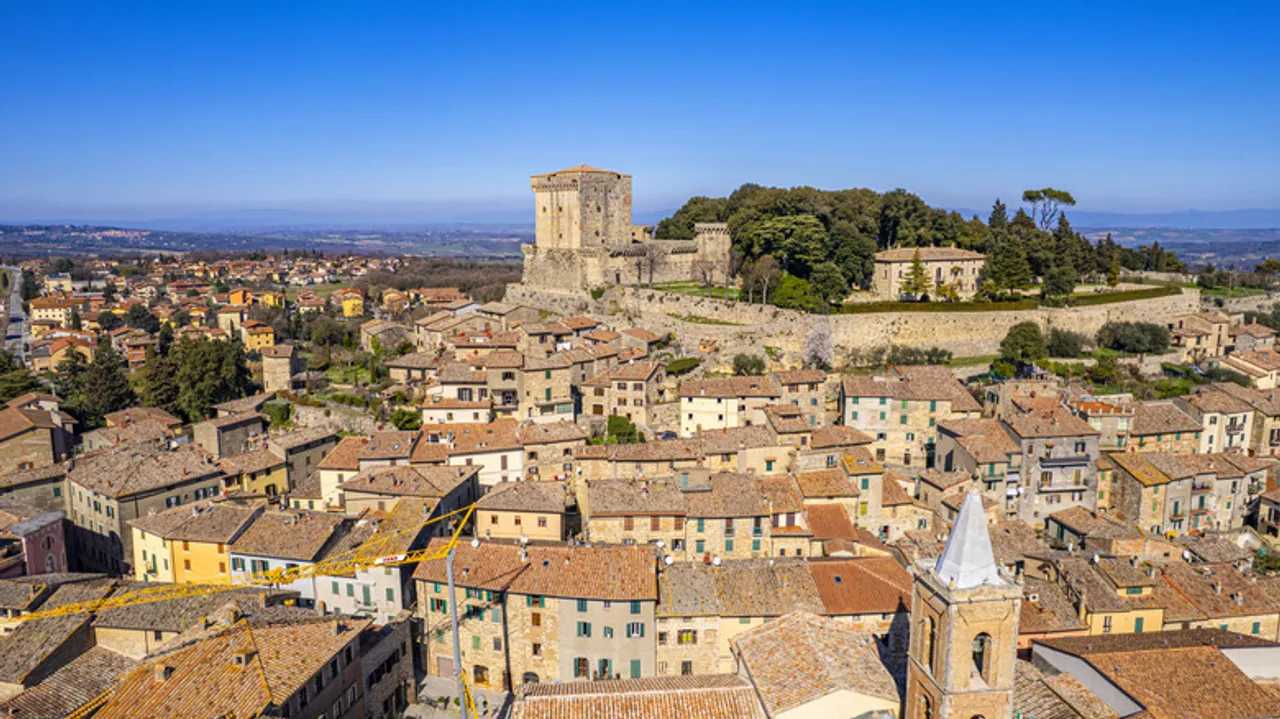 Sarteano: El Tesoro Oculto de la Toscana, Entre Historia Etrusca y Vinos Exquisitos