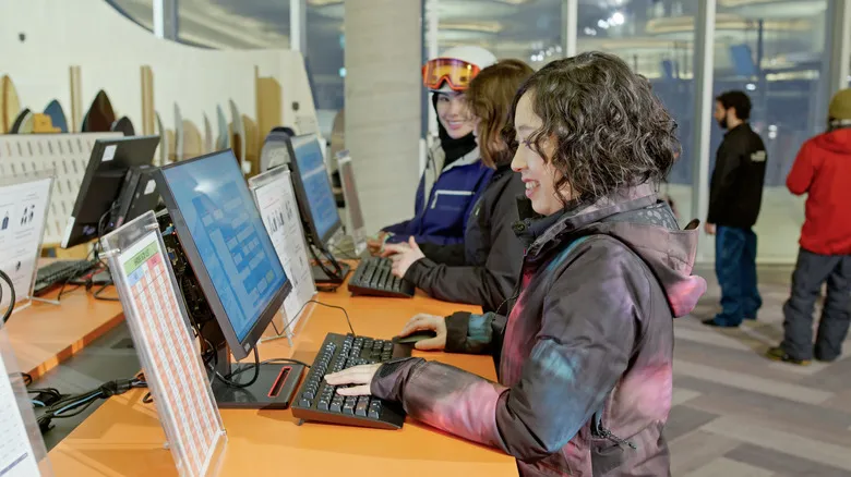 Seguridad Digital para Viajeros: Cómo Proteger tus Datos en Computadoras Públicas y Wi-Fi