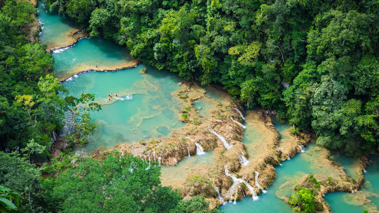 Semuc Champey, Guatemala: Guía Completa del Paraíso Natural y Piscinas Turquesas