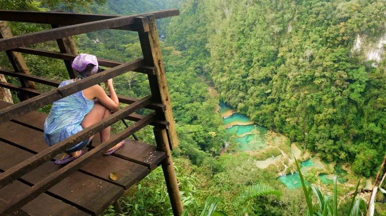 Semuc Champey, Guatemala: Guía Completa del Paraíso Natural y Piscinas Turquesas
