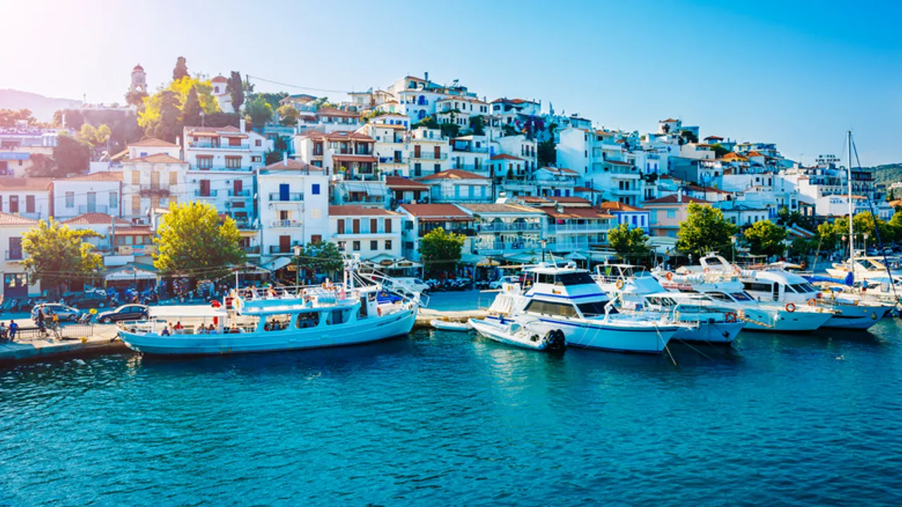 Skiathos, Grecia: Una Guía Completa para tu Viaje a una Isla Idílica y Accesible