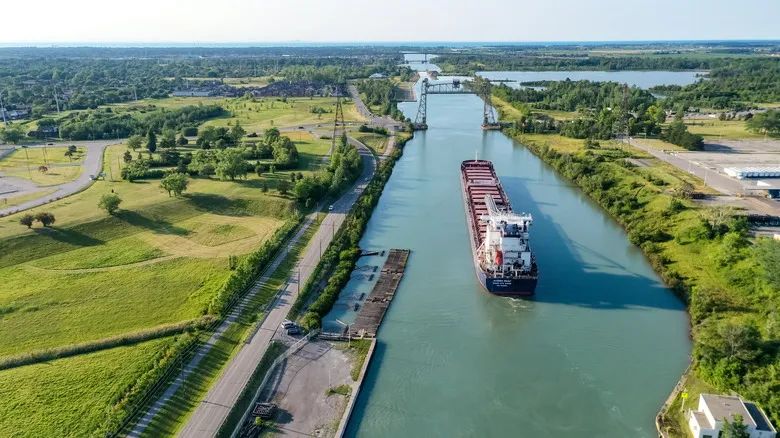 St. Catharines: Descubre la Joya Oculta de Canadá y su Fascinante Canal Welland en Segway