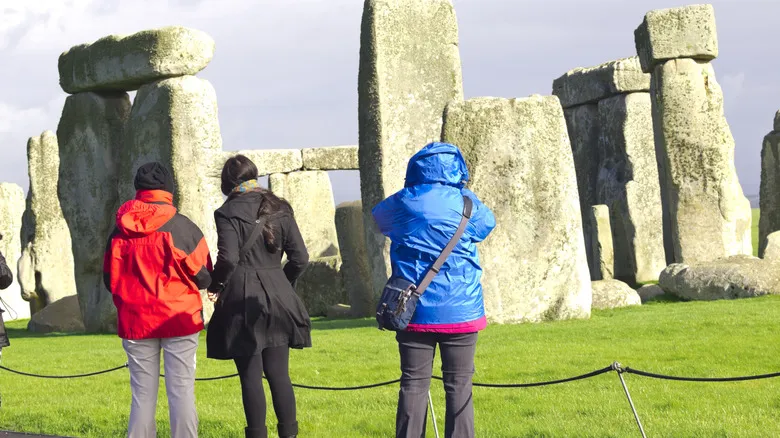 Stonehenge: Revelando la Verdad Detrás del Mito Milenario y la Experiencia del Visitante