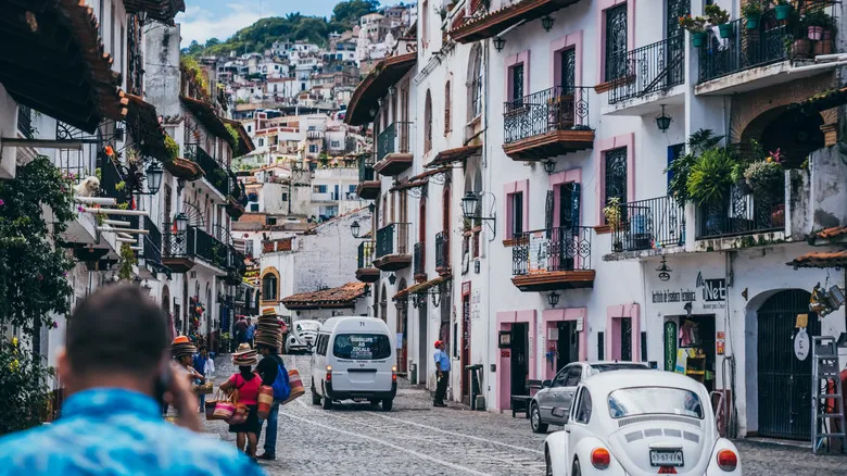 Taxco de Alarcón: El Pueblo Mágico de Plata y Encanto Colonial en México