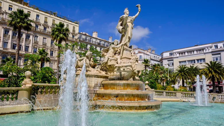 Toulon Revelado: Explorando la Auténtica Esencia de la Riviera Francesa