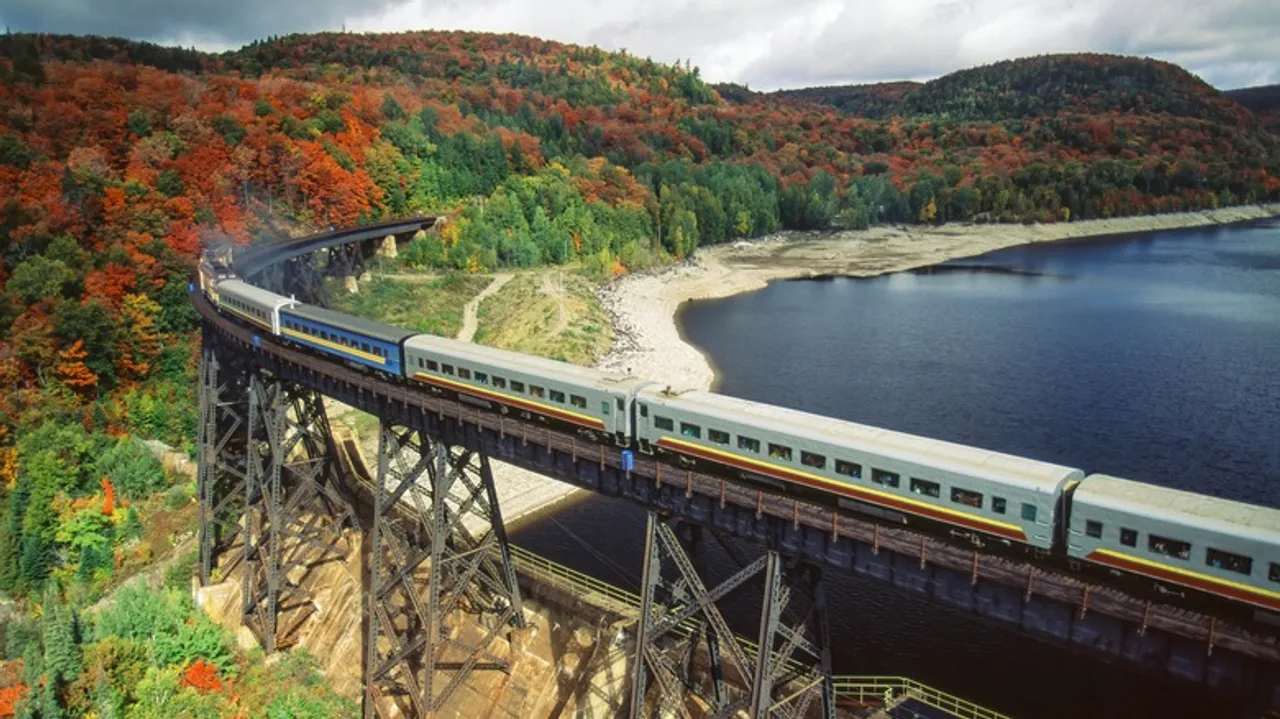 Tour en Tren del Cañón Agawa: Una Aventura Escénica Inolvidable en el Otoño Canadiense