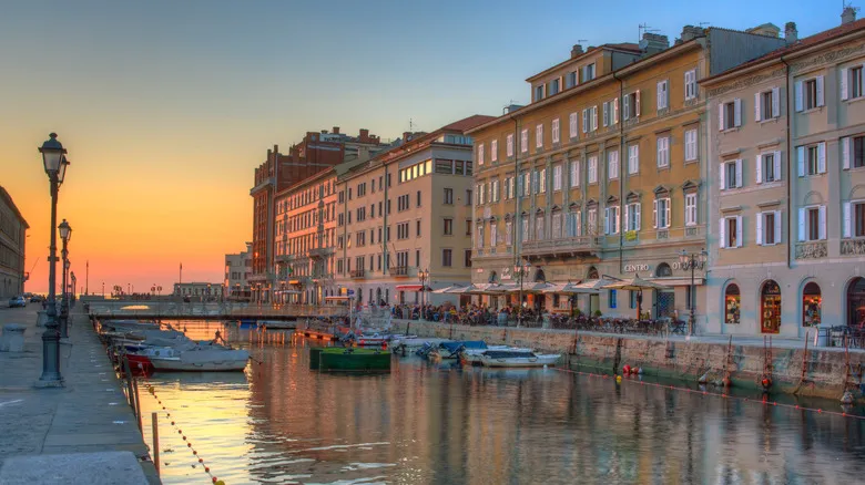 Trieste: La Joya Cafetera de Italia y sus Encantos Eternos | Guía de Viaje SEO