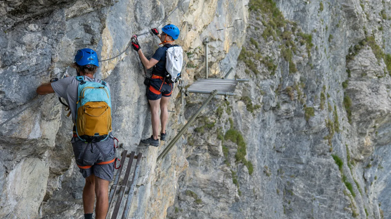 Via Ferrata en Banff: Una Aventura Alpina Inolvidable con Vistas Majestuosas